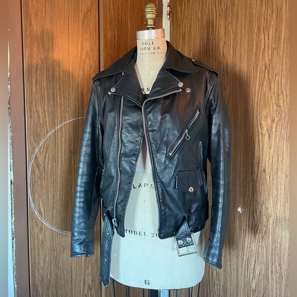 Classic Vintage Black Leather Biker Jacket - Size 36